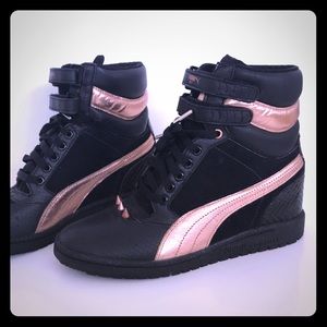 Puma sport lifestyle wedge high top with studs
